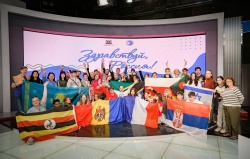 Более 6 тыс. соотечественников посетили РФ по программе "Здравствуй, Россия!"